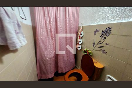 Casa à venda com 205m², 3 quartos e 2 vagas Casa à venda com 205m², 3 quartos e 2 vagasBanheiro 2