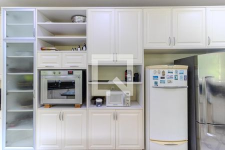 Casa à venda com 745m², 4 quartos e 8 vagas Casa à venda com 745m², 4 quartos e 8 vagasCozinha