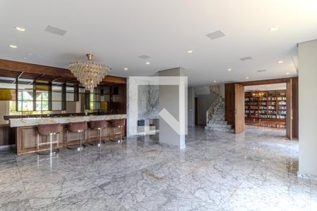 Casa à venda com 745m², 4 quartos e 8 vagas Casa à venda com 745m², 4 quartos e 8 vagasSalão