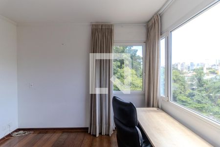 Casa à venda com 745m², 4 quartos e 8 vagas Casa à venda com 745m², 4 quartos e 8 vagasSuíte 1