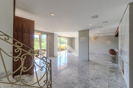 Casa à venda com 745m², 4 quartos e 8 vagas Casa à venda com 745m², 4 quartos e 8 vagasSalão