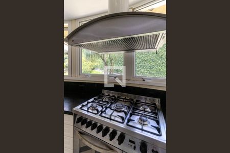 Casa à venda com 745m², 4 quartos e 8 vagas Casa à venda com 745m², 4 quartos e 8 vagasCozinha