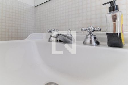 Casa à venda com 745m², 4 quartos e 8 vagas Casa à venda com 745m², 4 quartos e 8 vagasBanheiro Social 2