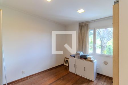 Casa à venda com 745m², 4 quartos e 8 vagas Casa à venda com 745m², 4 quartos e 8 vagasQuarto 2