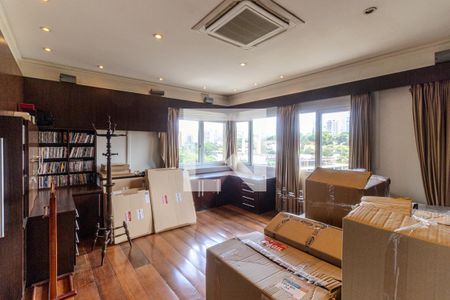 Casa à venda com 745m², 4 quartos e 8 vagas Casa à venda com 745m², 4 quartos e 8 vagasSuíte 2