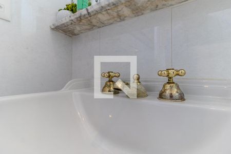 Casa à venda com 745m², 4 quartos e 8 vagas Casa à venda com 745m², 4 quartos e 8 vagasBanheiro da Suíte 1