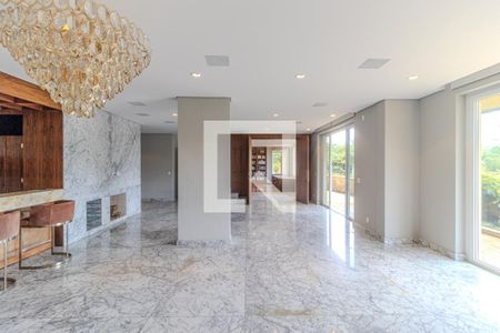 Casa à venda com 745m², 4 quartos e 8 vagas Casa à venda com 745m², 4 quartos e 8 vagasSalão