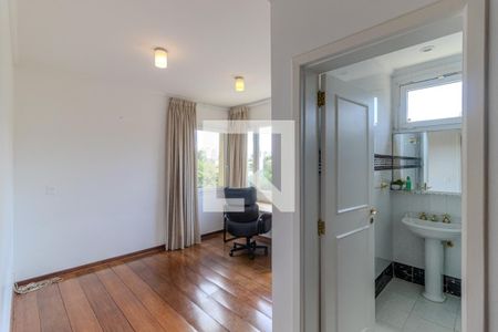 Casa à venda com 745m², 4 quartos e 8 vagas Casa à venda com 745m², 4 quartos e 8 vagasSuíte 1