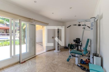 Casa à venda com 745m², 4 quartos e 8 vagas Casa à venda com 745m², 4 quartos e 8 vagasAcademia