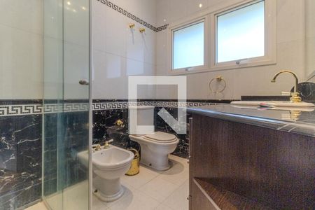 Casa à venda com 745m², 4 quartos e 8 vagas Casa à venda com 745m², 4 quartos e 8 vagasBanheiro 2 da Suíte 2