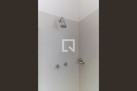 Casa à venda com 745m², 4 quartos e 8 vagas Casa à venda com 745m², 4 quartos e 8 vagasBanheiro Social 2