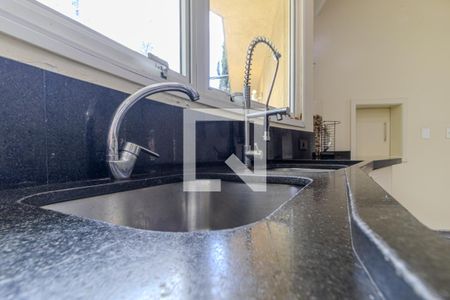 Casa à venda com 745m², 4 quartos e 8 vagas Casa à venda com 745m², 4 quartos e 8 vagasCozinha