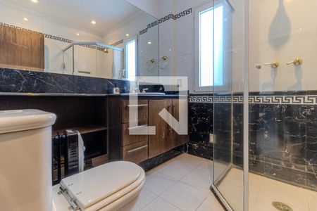 Casa à venda com 745m², 4 quartos e 8 vagas Casa à venda com 745m², 4 quartos e 8 vagasBanheiro 1 da Suíte 2