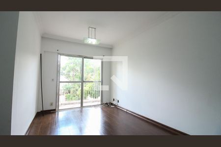 Sala de apartamento para alugar com 3 quartos, 73m² em Parque Tomas Saraiva, São Paulo