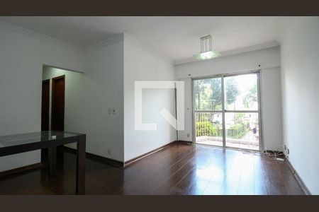 Sala de apartamento para alugar com 3 quartos, 73m² em Parque Tomas Saraiva, São Paulo