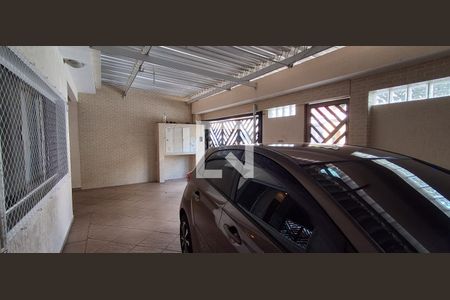 Casa à venda com 500m², 3 quartos e 7 vagas Casa à venda com 500m², 3 quartos e 7 vagasGaragem