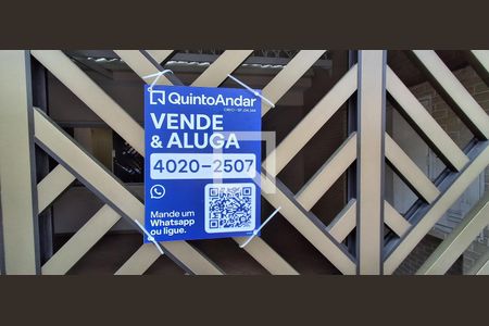 Casa à venda com 500m², 3 quartos e 7 vagas Casa à venda com 500m², 3 quartos e 7 vagasPlaquinha