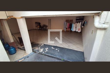 Casa à venda com 500m², 3 quartos e 7 vagas Casa à venda com 500m², 3 quartos e 7 vagasQuintal