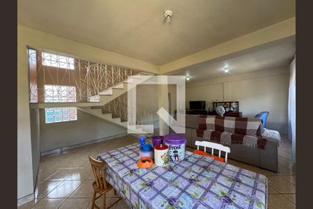 Sala de casa à venda com 2 quartos, 140m² em Scharlau, São Leopoldo