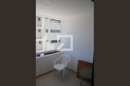 Sala de apartamento para alugar com 3 quartos, 83m² em Costa Azul, Salvador