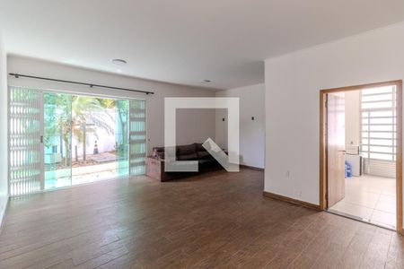 Sala de casa para alugar com 3 quartos, 184m² em Pacaembu, São Paulo