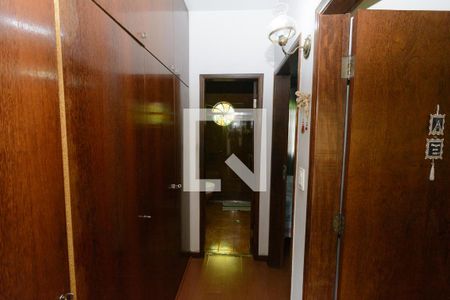 Armários Acesso aos Quartos de casa para alugar com 2 quartos, 145m² em Califórnia, Belo Horizonte