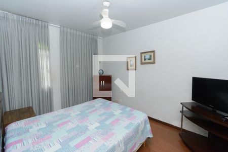 Quarto 1 de casa para alugar com 2 quartos, 145m² em Califórnia, Belo Horizonte