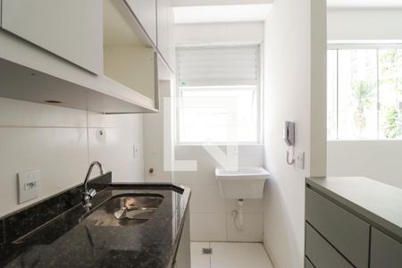 Sala/Cozinha/Área de Serviço de apartamento para alugar com 2 quartos, 40m² em Chora Menino, São Paulo