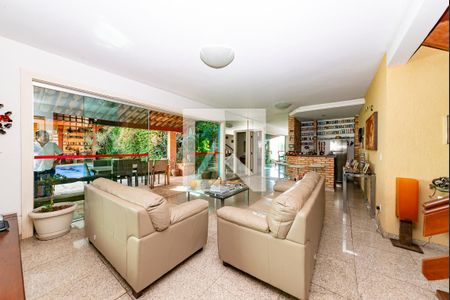 Sala 1 de casa à venda com 4 quartos, 400m² em Santa Lúcia, Belo Horizonte