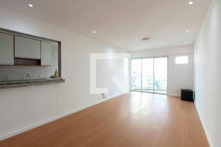 Sala de apartamento para alugar com 3 quartos, 107m² em Barra da Tijuca, Rio de Janeiro