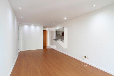 Sala de apartamento para alugar com 3 quartos, 107m² em Barra da Tijuca, Rio de Janeiro