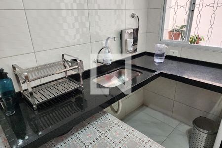 Casa à venda com 110m², 3 quartos e 2 vagas Casa à venda com 110m², 3 quartos e 2 vagasCozinha