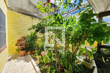 Casa à venda com 110m², 3 quartos e 2 vagas Casa à venda com 110m², 3 quartos e 2 vagasJardim