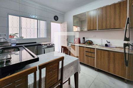 Casa à venda com 110m², 3 quartos e 2 vagas Casa à venda com 110m², 3 quartos e 2 vagasCozinha