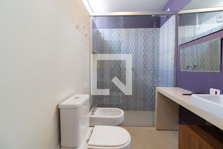 Casa à venda com 300m², 3 quartos e 3 vagas Casa à venda com 300m², 3 quartos e 3 vagasBanheiro