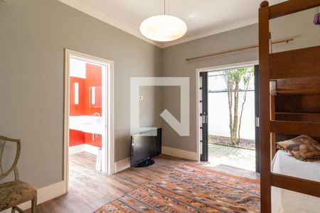 Casa à venda com 300m², 3 quartos e 3 vagas Casa à venda com 300m², 3 quartos e 3 vagasQuarto 2