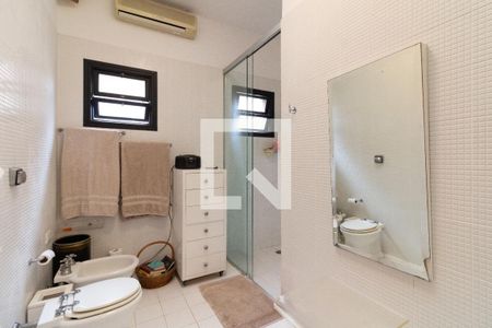 Casa à venda com 300m², 3 quartos e 3 vagas Casa à venda com 300m², 3 quartos e 3 vagasQuarto 3 Banheiro