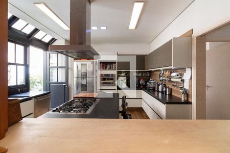 Casa à venda com 300m², 3 quartos e 3 vagas Casa à venda com 300m², 3 quartos e 3 vagasCozinha