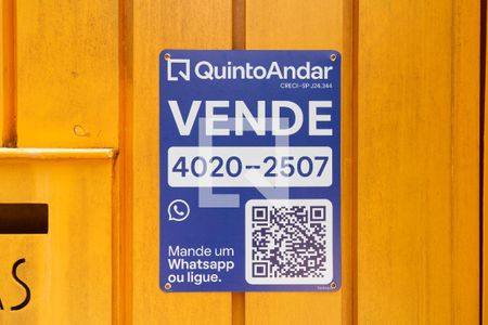 Casa à venda com 300m², 3 quartos e 3 vagas Casa à venda com 300m², 3 quartos e 3 vagasPlaquinha