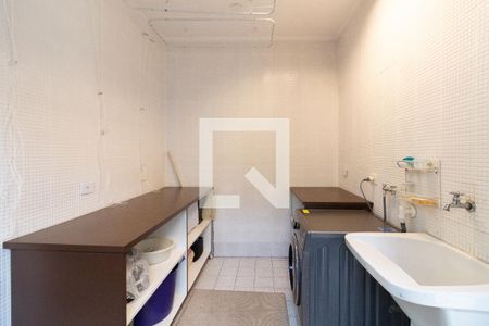 Casa à venda com 300m², 3 quartos e 3 vagas Casa à venda com 300m², 3 quartos e 3 vagasÁrea de Serviço