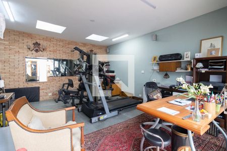 Casa à venda com 300m², 3 quartos e 3 vagas Casa à venda com 300m², 3 quartos e 3 vagasÁrea comum