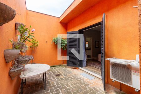 Casa à venda com 300m², 3 quartos e 3 vagas Casa à venda com 300m², 3 quartos e 3 vagasQuarto 3