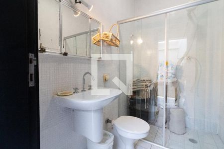 Casa à venda com 300m², 3 quartos e 3 vagas Casa à venda com 300m², 3 quartos e 3 vagasBanheiro de Serviço