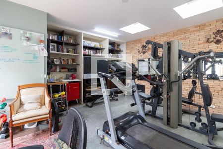 Casa à venda com 300m², 3 quartos e 3 vagas Casa à venda com 300m², 3 quartos e 3 vagasÁrea comum