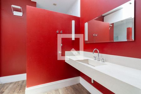 Casa à venda com 300m², 3 quartos e 3 vagas Casa à venda com 300m², 3 quartos e 3 vagasBanheiro 2