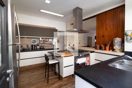 Casa à venda com 300m², 3 quartos e 3 vagas Casa à venda com 300m², 3 quartos e 3 vagasCozinha