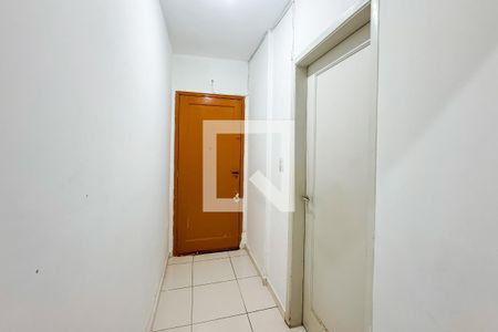 Corredor de apartamento para alugar com 3 quartos, 103m² em Liberdade, São Paulo