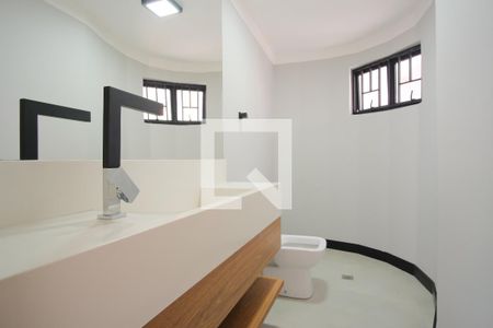 Lavabo de casa para alugar com 4 quartos, 560m² em Jardim Textil, São Paulo