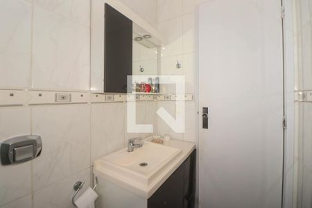 Banheiro de apartamento à venda com 1 quarto, 60m² em Bom Jesus, Porto Alegre