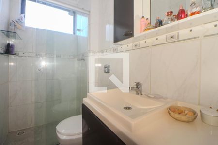 Banheiro de apartamento para alugar com 1 quarto, 60m² em Bom Jesus, Porto Alegre